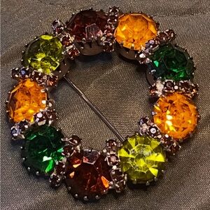 Vintage Karu Arke Rhinestone wreath brooch